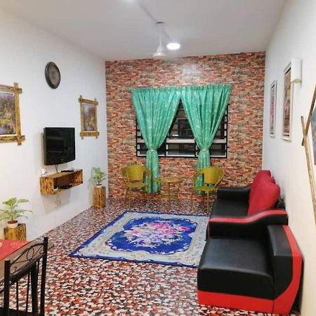 Homestay Camelia Kuala Terengganu - Seroja House Luaran gambar