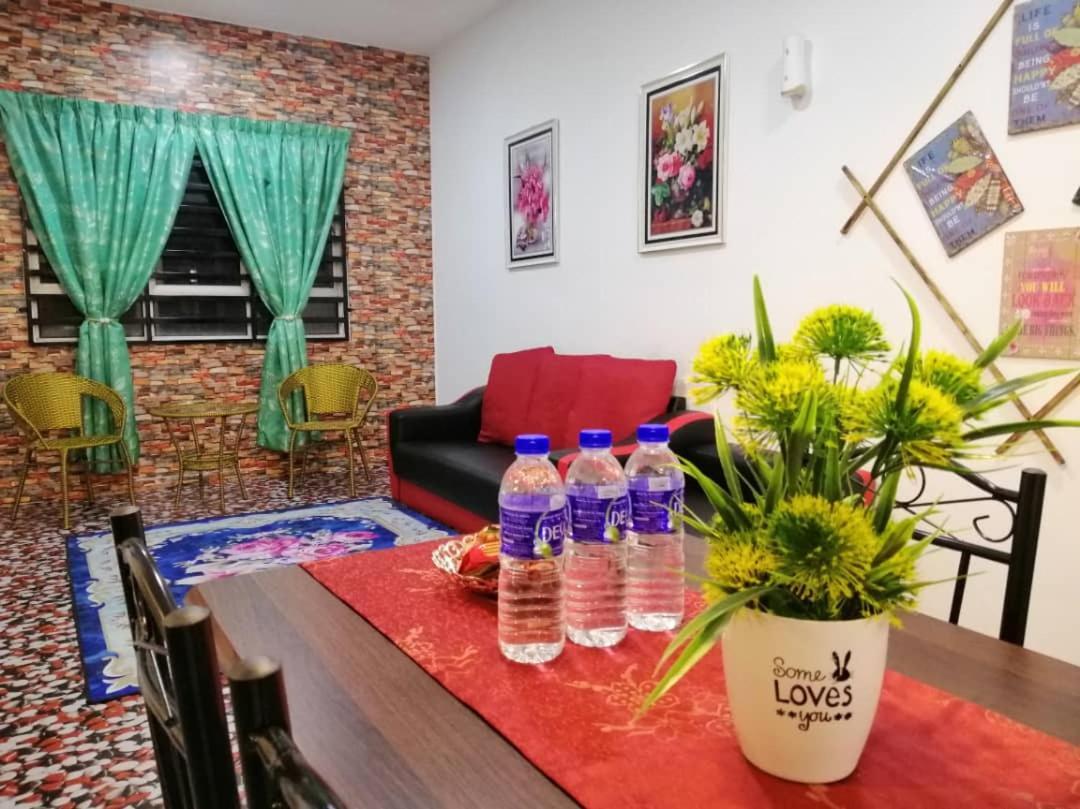 Homestay Camelia Kuala Terengganu - Seroja House Luaran gambar
