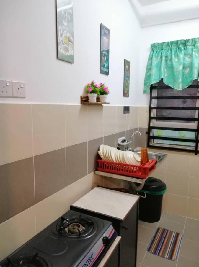 Homestay Camelia Kuala Terengganu - Seroja House Luaran gambar