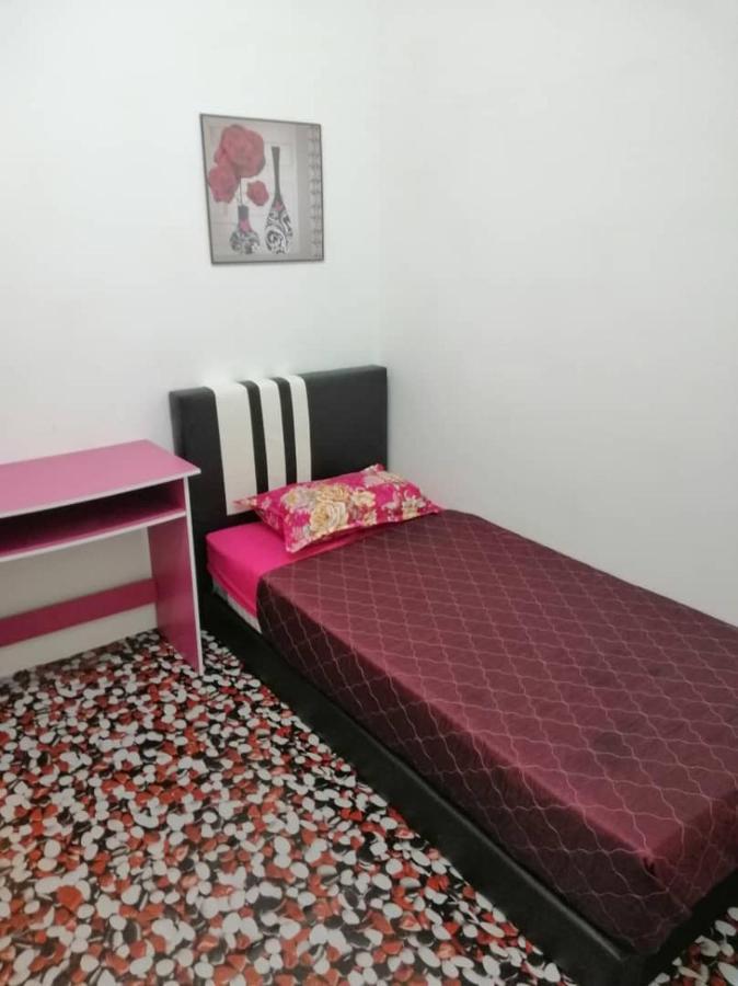 Homestay Camelia Kuala Terengganu - Seroja House Luaran gambar