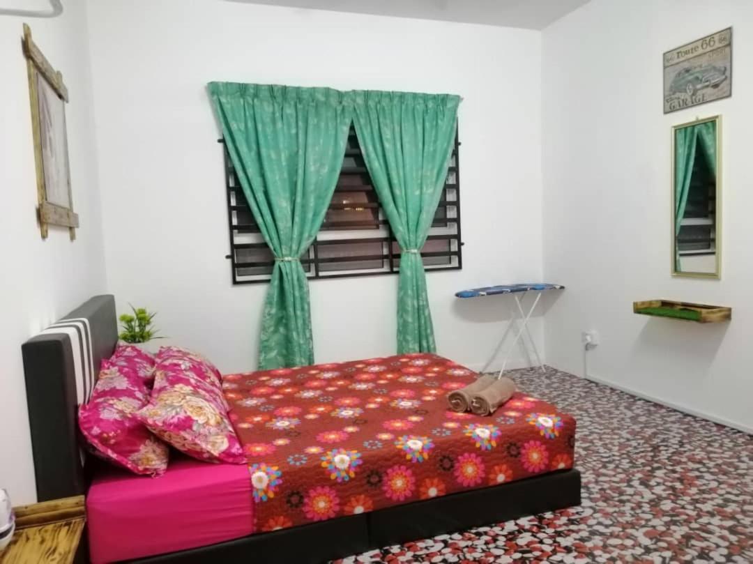 Homestay Camelia Kuala Terengganu - Seroja House Luaran gambar