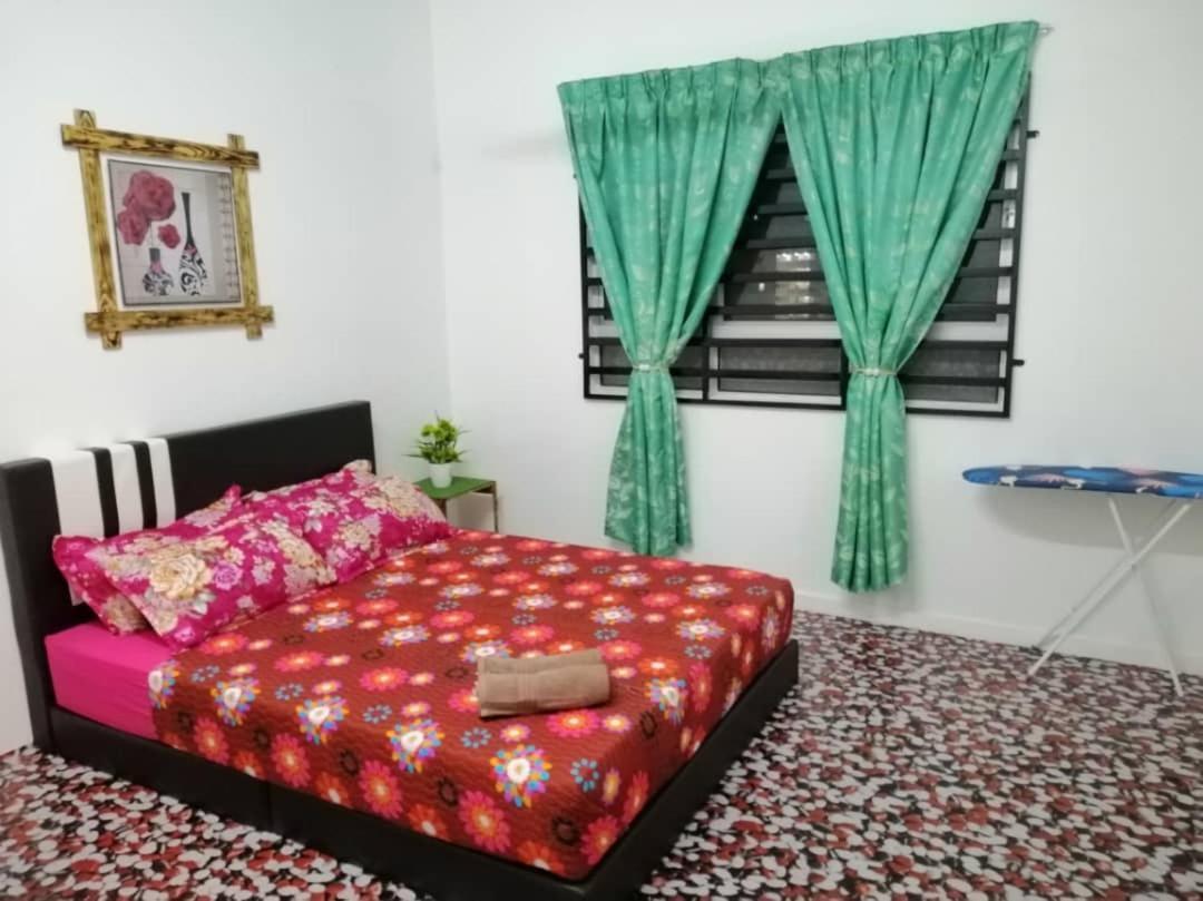 Homestay Camelia Kuala Terengganu - Seroja House Luaran gambar